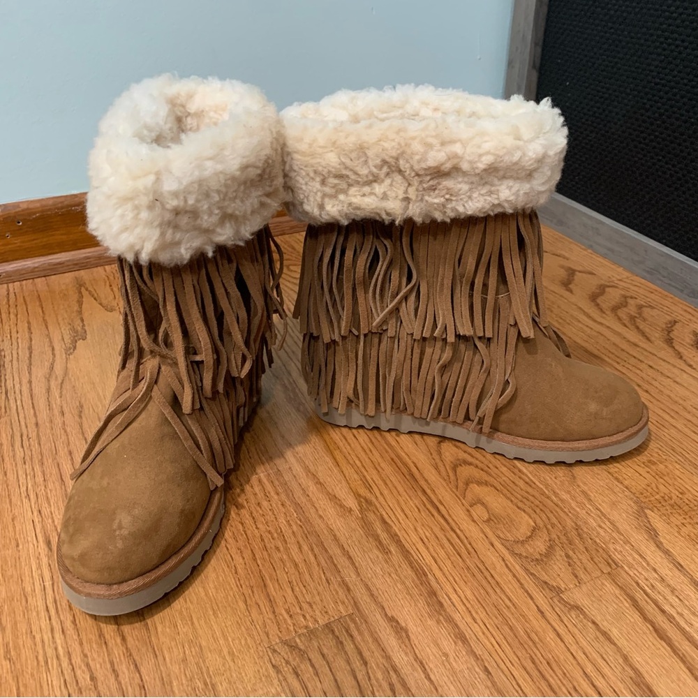 Madden Girl Fringed Hidden Wedge Sherpa Booties Camel Size 10